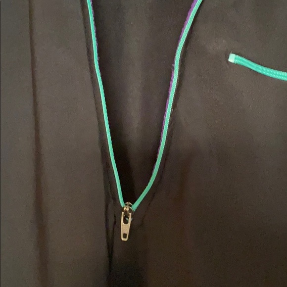 Patagonia slip on performance top. - Picture 6 of 7